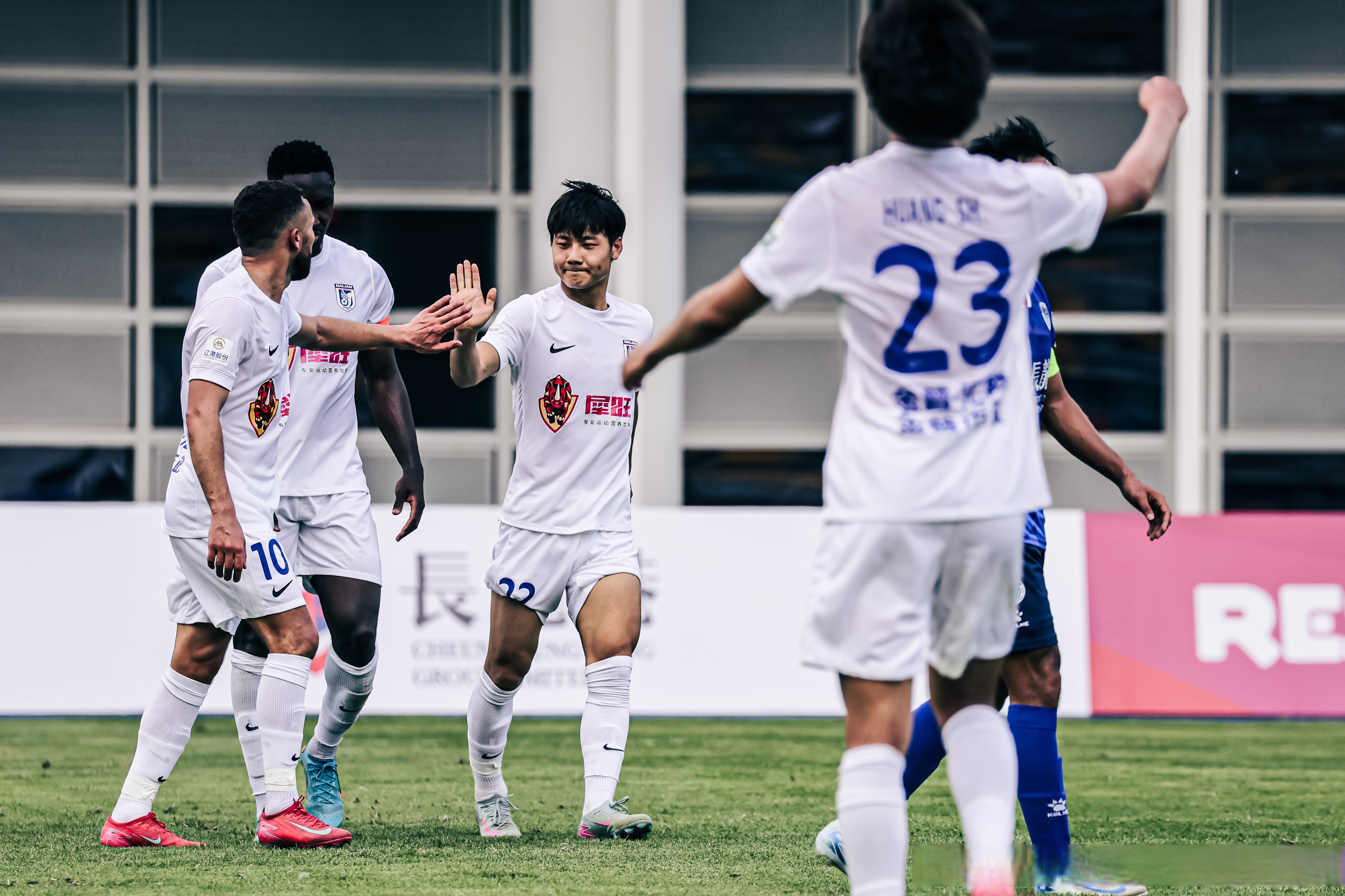 包含武汉破波杯青少年足球赛进入激烈角逐阶段的词条 包含武汉破波杯青少年足球赛进入激烈角逐阶段的词条