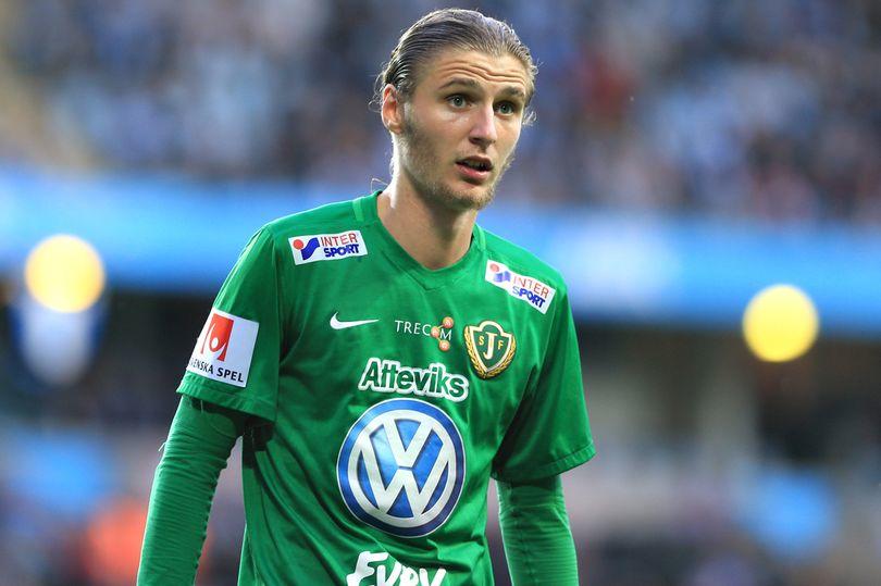 包含瑞典篮球锦标赛决赛华丽收尾布拉克特队夺得冠军的词条