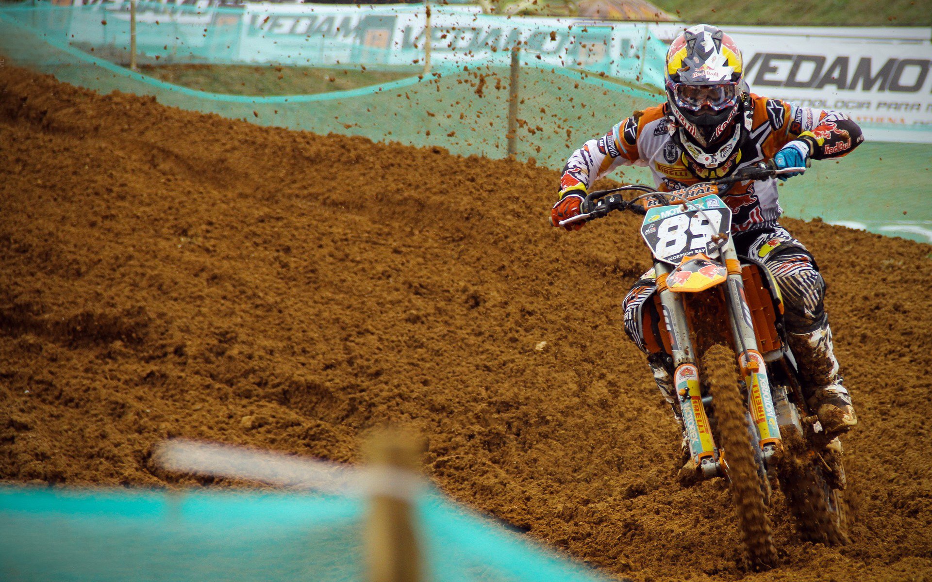 阿拉巴一箭定乾坤，卡塔尔资本风暴冲垮黄色潜水艇