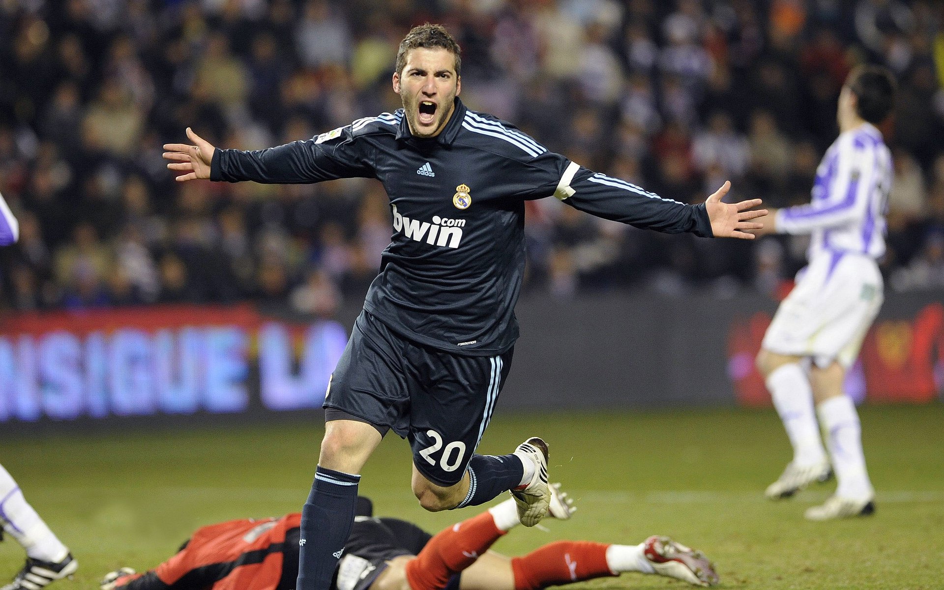 从若日尼奥到加纳绝杀，足球场上那些改写历史的转换核心