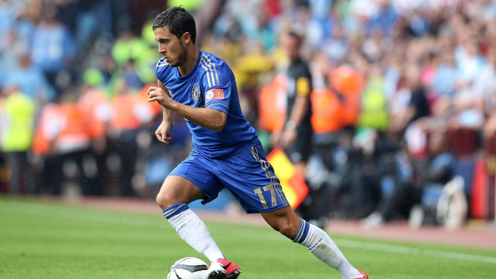 铁骑横扫柏林，波兰队3-0轻取德国队，波尔状态火热掀起东欧风暴